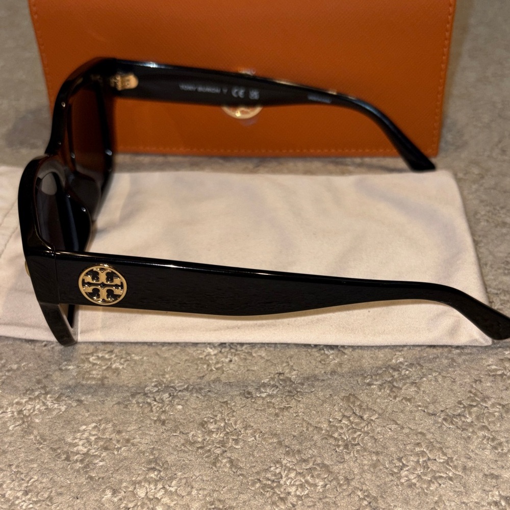 Tory Burch Glossy Black Rectangular Sunglasses wi… - image 9